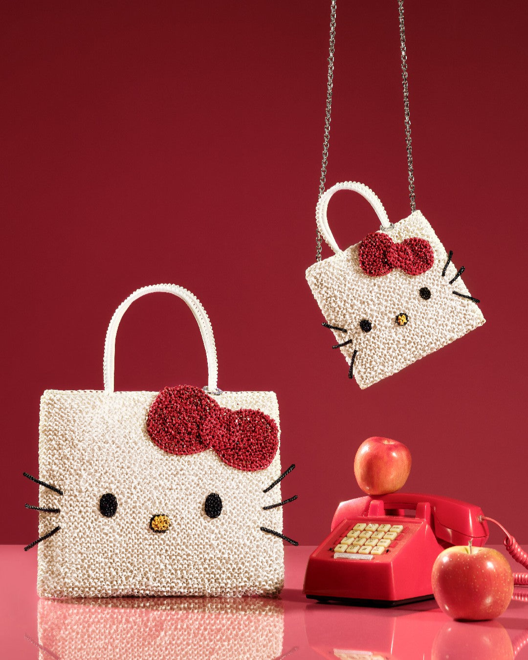 ANTEPRIMA_WIREBAG_SANRIO_HELLO_KITTY_PB22F090EB_STANDARD_Tote_solid-white_PB22F090EZ_STANDARD_MINIATURA_Crossbody_solid-white