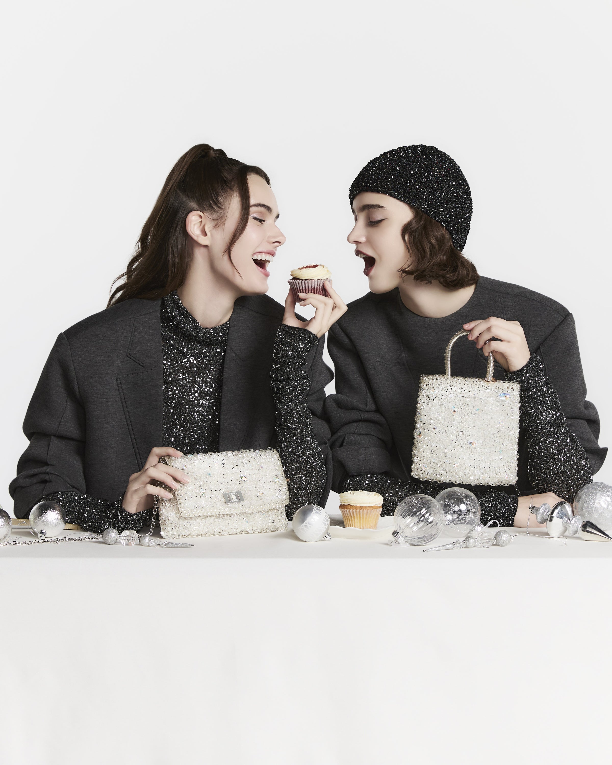 ANTEPRIMA_WIREBAG_999_Collection_PB24F990KM_Crossbody_Bag_pure-silver_model
