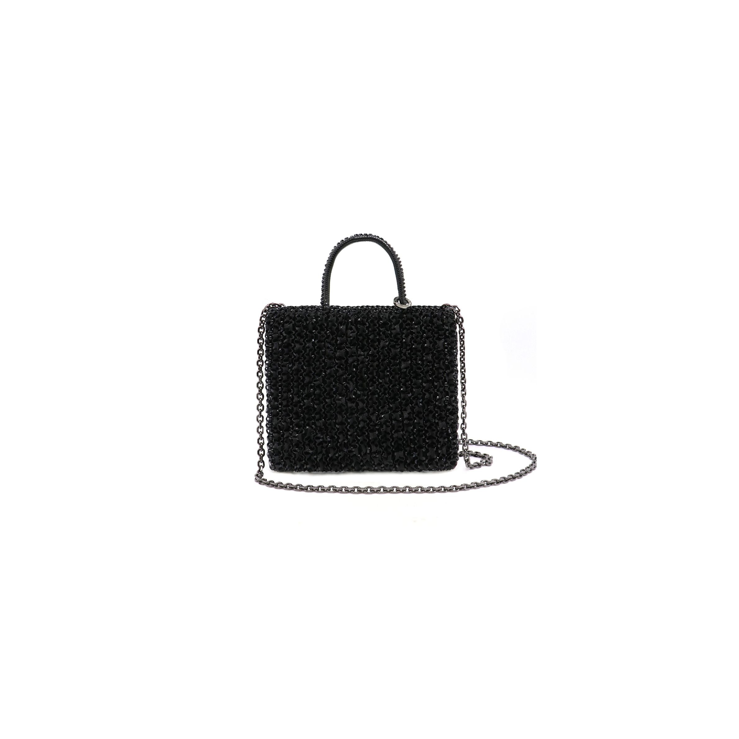 【ANTEPRIMA WIREBAG】 Designed to hold your essentials, the #ANTEPRIMA STANDARD II